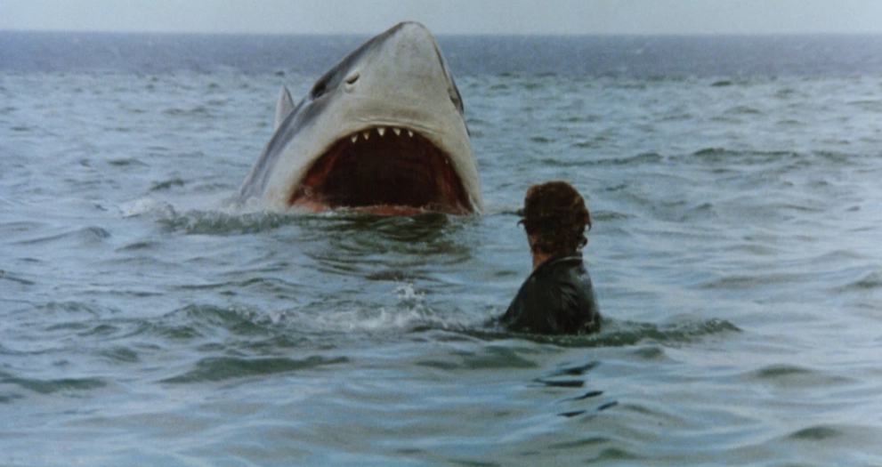 Cruel Jaws 1995 Bruno Mattei köpekbalığı sahnesi