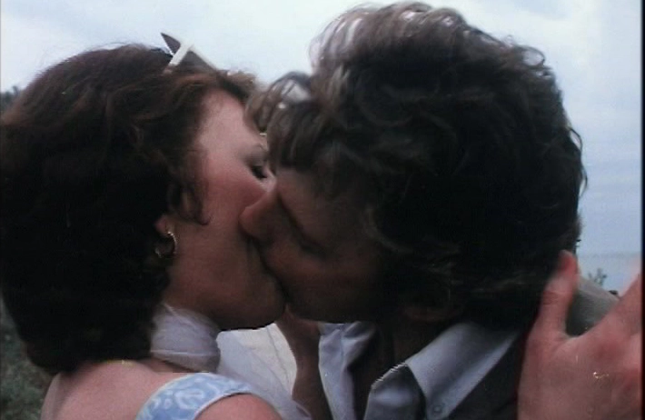 In Love (1983) filminde Kelly Nichols (Jill) ve Jerry Butler (Andy) karakterlerinin dramatik bir sahnesi.