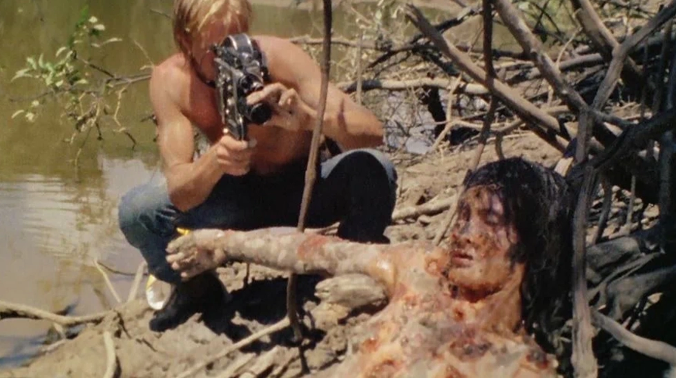cannibal holocaust italyan istismar filminden bir fake snuff sahne