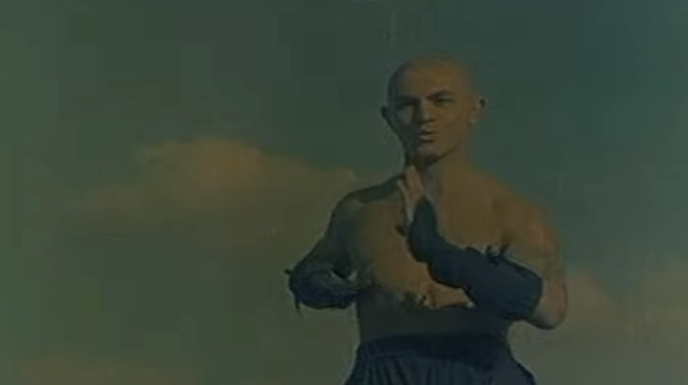 nihat yiğit'in oynadığı ninja ölüm vuruşu filminden bir sahne türk ninja filmi