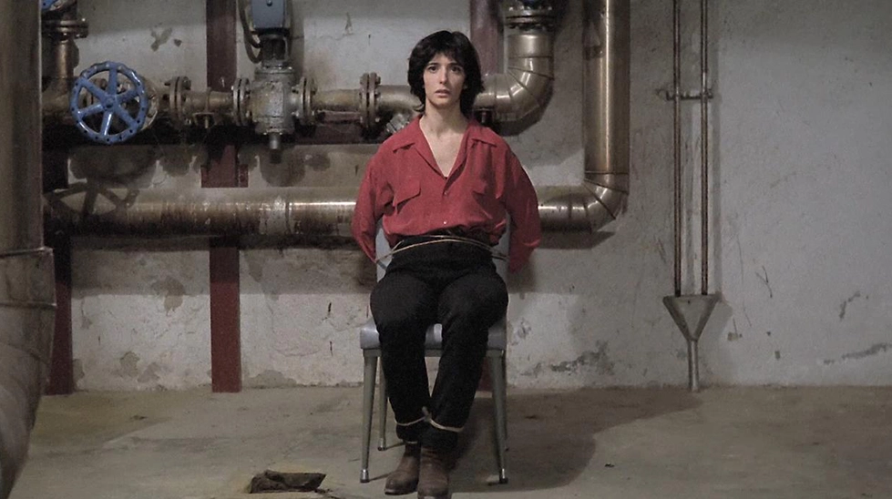 Alejandro Amenábar'ın yönetmenliğini yaptığı thesis 1996 filminden bir sahne fake snuff