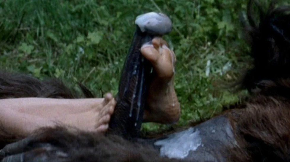 la bete filminden erotik bir sahne