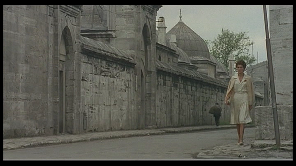 La orme giallo filminden istanbul sahneleri