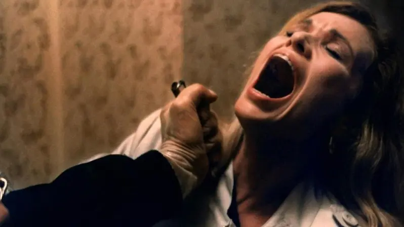 Lucio Fulci ve The New York Ripper filminden bir vahşet sahnesi